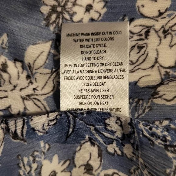 Blousology floral top, size large - Picture 7 of 7